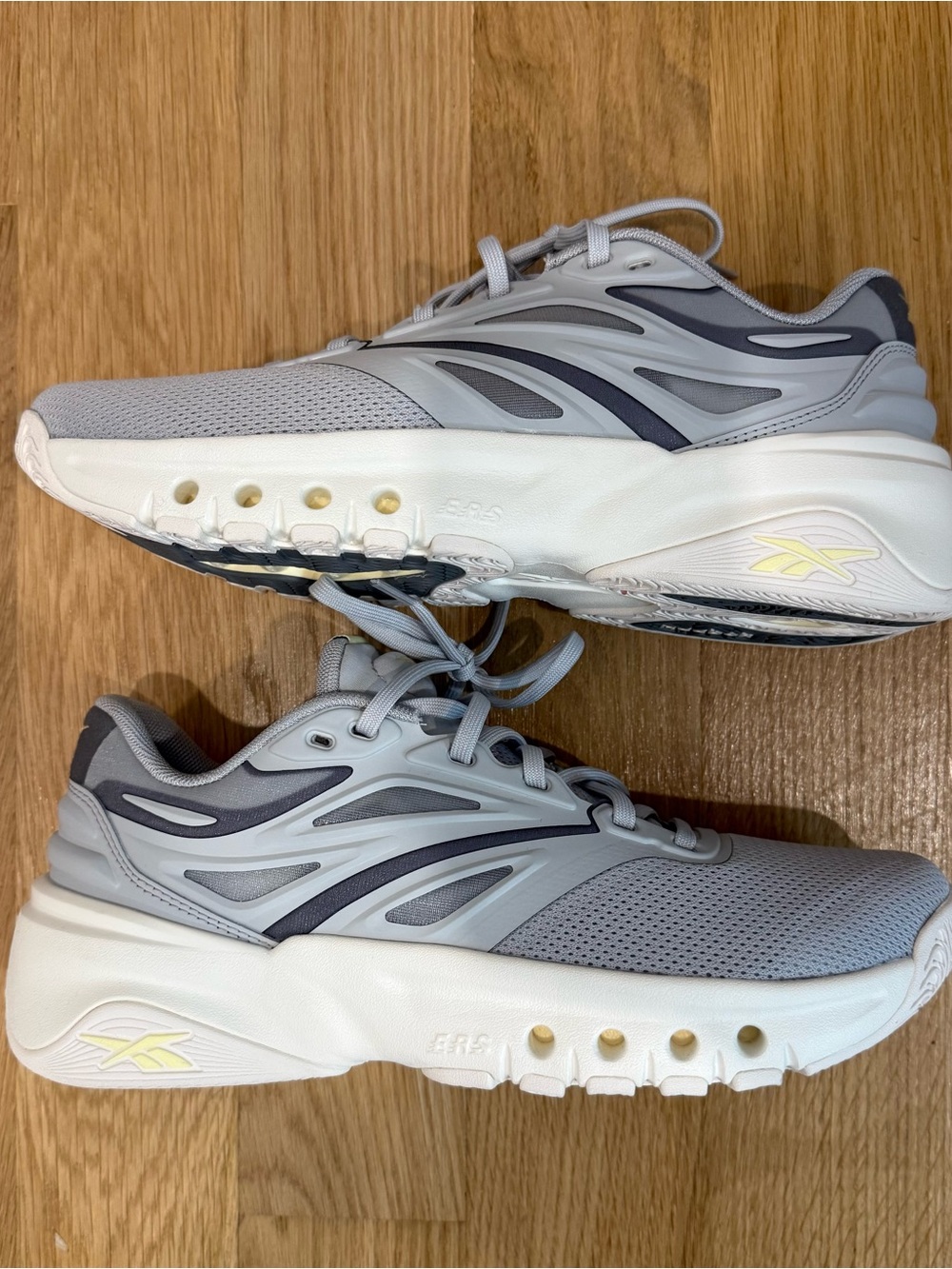 Reebok ERS Trainer Light Gray and Dark Gray Men's Workout Shoes Size 9